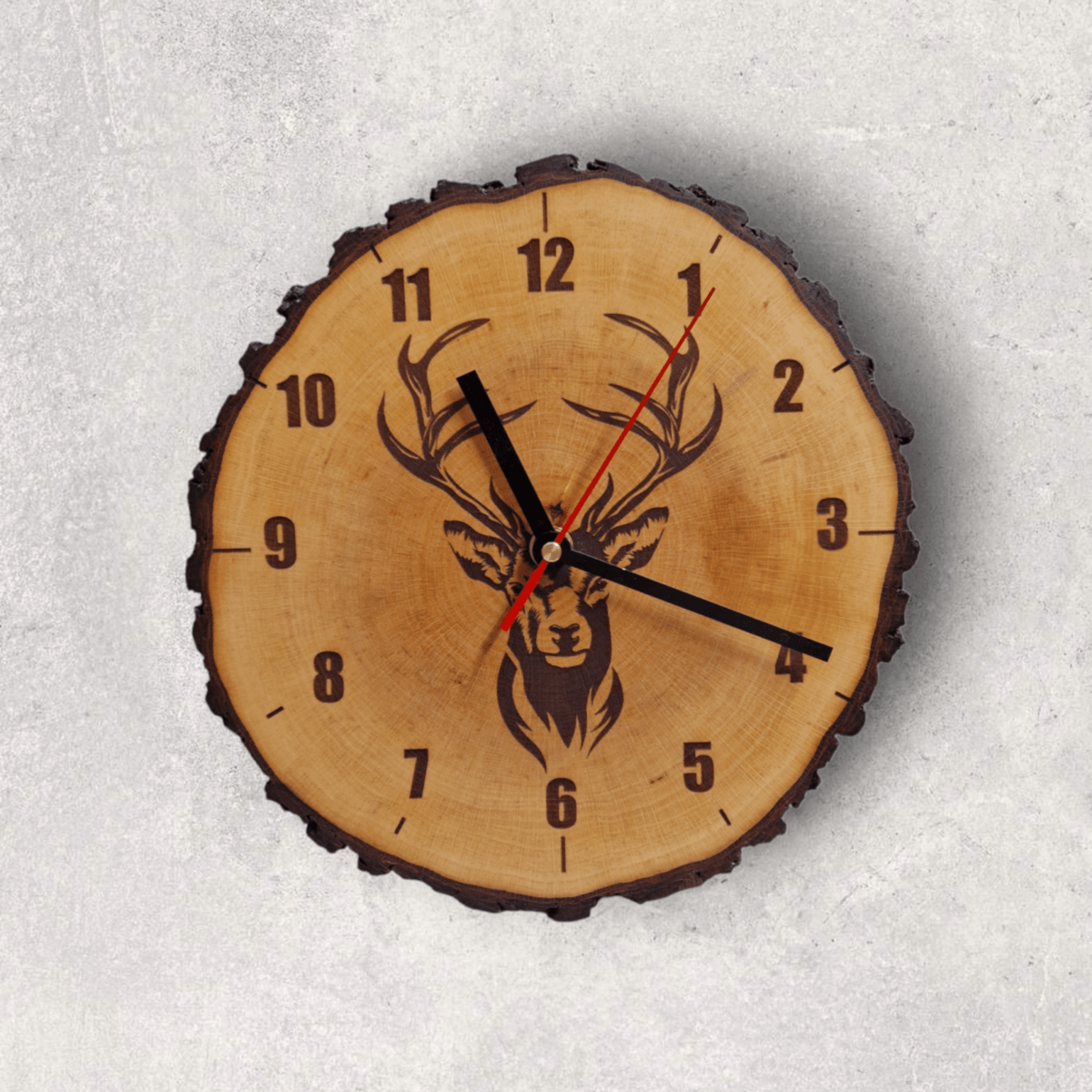Holzuhr Hirsch (25-30cm) – Bild 2
